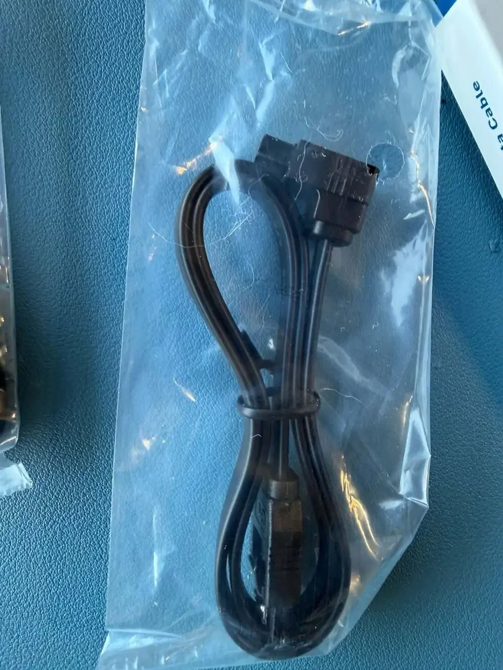 (2) Cable Matters SATA 3.0 6Gbps 90-Degree to Straight Data Cable
